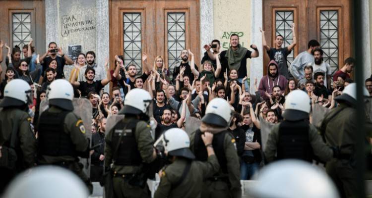 Κυβέρνηση: «Τέλος στην ανομία και τους μπαχαλάκηδες | Θα προχωρήσουμε βήμα βήμα, σχολή σχολή»