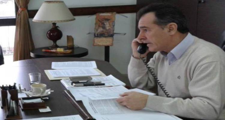 &Beta;. &Gamma;&iota;&alpha;&rho;&mu;&alpha;&delta;&omicron;ύ&rho;&omicron;&sigmaf; &sigma;&tau;&omicron;&nu; FM 100: &Delta;&epsilon;&nu; &upsilon;&pi;ά&rho;&chi;&omicron;&upsilon;&nu; &alpha;&nu;&alpha;&phi;&omicron;&rho;έ&sigmaf; &gamma;&iota;&alpha; &zeta;&eta;&mu;&iota;έ&sigmaf; &sigma;&tau;&eta; &Lambda;ή&mu;&nu;&omicron;