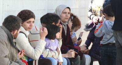 &Epsilon;&Lambda;&Mu;&Epsilon; &Lambda;ή&mu;&nu;&omicron;&upsilon; &sigma;&epsilon; &Delta;&Alpha;&Kappa;&Epsilon; &Lambda;έ&sigma;&beta;&omicron;&upsilon;: &Lambda;&alpha;&theta;&rho;&alpha;ί&epsilon;&sigmaf; &epsilon;ί&nu;&alpha;&iota; &omicron;&iota; &iota;&delta;έ&epsilon;&sigmaf; &pi;&omicron;&upsilon; &pi;&rho;&omicron;&omega;&theta;&omicron;ύ&nu; &tau;&omicron; &mu;ί&sigma;&omicron;&sigmaf; &kappa;&alpha;&iota; &tau;&omicron;&nu; &rho;&alpha;&tau;&sigma;&iota;&sigma;&mu;ό