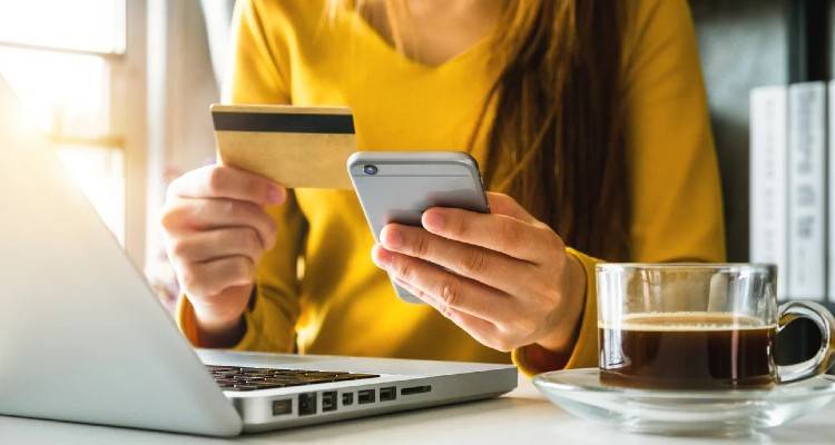 Συναγερμός για τις ηλεκτρονικές απάτες -Τα ψευδή SMS που ανοίγουν λογαριασμούς και αρπάζουν προσωπικά δεδομένα