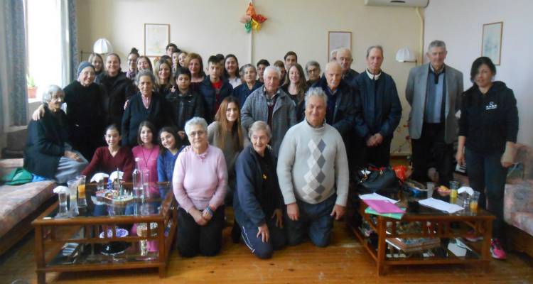 &Omicron;&iota; &mu;&alpha;&theta;&eta;&tau;έ&sigmaf; &tau;&omicron;&upsilon; &Gamma;&upsilon;&mu;&nu;&alpha;&sigma;ί&omicron;&upsilon; &Mu;&omicron;ύ&delta;&rho;&omicron;&upsilon; &laquo;&Nu;&omicron;&iota;ά&zeta;&omicron;&nu;&tau;&alpha;&iota; &kappa;&alpha;&iota; &Delta;&rho;&omicron;&upsilon;&nu;&raquo; &gamma;&iota;&alpha; &tau;&omicron; &Kappa;&Eta;&Phi;&Eta; &Lambda;ή&mu;&nu;&omicron;&upsilon; (photos)