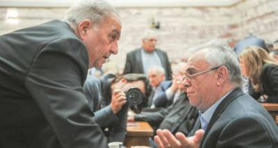 &Phi;&epsilon;ύ&gamma;&omicron;&upsilon;&nu; &kappa;ό&kappa;&kappa;&iota;&nu;&alpha; &delta;ά&nu;&epsilon;&iota;&alpha; &euro;50 &delta;&iota;&sigma;. &alpha;&pi;ό &tau;&iota;&sigmaf; &tau;&rho;ά&pi;&epsilon;&zeta;&epsilon;&sigmaf; &sigma;&tau;&alpha; funds