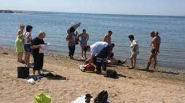 &Theta;ά&nu;&alpha;&tau;&omicron;&sigmaf; 82&chi;&rho;&omicron;&nu;&omicron;&upsilon; &sigma;&tau;&omicron;&nu; &Kappa;ό&tau;&sigma;&iota;&nu;&alpha;