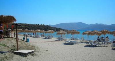 &Epsilon;&Kappa;&Pi;&Omicron;&Iota;&Zeta;&Omega;: &Alpha;&upsilon;&tau;ά &epsilon;ί&nu;&alpha;&iota; &tau;&alpha; &delta;&iota;&kappa;&alpha;&iota;ώ&mu;&alpha;&tau;ά &mu;&alpha;&sigmaf; &sigma;&tau;&iota;&sigmaf; &pi;&alpha;&rho;&alpha;&lambda;ί&epsilon;&sigmaf;