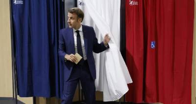 &Epsilon;&chi;&alpha;&sigma;&epsilon; &tau;&eta;&nu; &alpha;&pi;ό&lambda;&upsilon;&tau;&eta; &pi;&lambda;&epsilon;&iota;&omicron;&psi;&eta;&phi;ί&alpha; &sigma;&tau;&eta; &Beta;&omicron;&upsilon;&lambda;ή &omicron; &Mu;&alpha;&kappa;&rho;ό&nu;, &tau;&alpha; &sigma;&epsilon;&nu;ά&rho;&iota;&alpha; &sigma;&upsilon;&nu;&epsilon;&rho;&gamma;&alpha;&sigma;ί&alpha;&sigmaf; | &laquo;&Sigma;&epsilon;&iota;&sigma;&mu;ό&sigmaf;&raquo;, &sigma;&chi;&omicron;&lambda;&iota;ά&zeta;&omicron;&upsilon;&nu; &tau;&alpha; &gamma;&alpha;&lambda;&lambda;&iota;&kappa;ά &Mu;&Mu;&Epsilon;