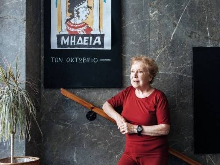 &Eta; &Alpha;&theta;&eta;&nu;&alpha;ί&alpha; &tau;&eta;&sigmaf; &epsilon;&beta;&delta;&omicron;&mu;ά&delta;&alpha;&sigmaf;: &Lambda;ή&delta;&alpha; &Pi;&rho;&omega;&tau;&omicron;&psi;ά&lambda;&tau;&eta;