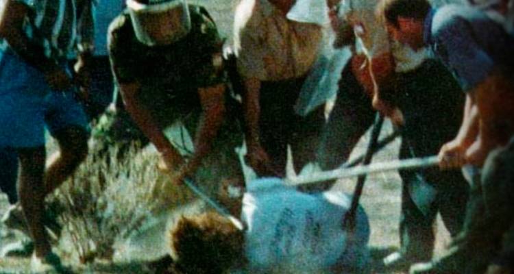 30 &chi;&rho;ό&nu;&iota;&alpha; &alpha;&pi;ό &tau;&iota;&sigmaf; &delta;&omicron;&lambda;&omicron;&phi;&omicron;&nu;ί&epsilon;&sigmaf; &Iota;&sigma;&alpha;ά&kappa; &kappa;&alpha;&iota; &Sigma;&omicron;&lambda;&omega;&mu;&omicron;ύ: &Tau;&omicron;&upsilon;&sigmaf; &sigma;&kappa;ό&tau;&omega;&sigma;&alpha;&nu; &mu;&pi;&rho;&omicron;&sigma;&tau;ά &sigma;&tau;&iota;&sigmaf; &kappa;ά&mu;&epsilon;&rho;&epsilon;&sigmaf;, &omicron;&iota; &delta;&rho;ά&sigma;&tau;&epsilon;&sigmaf; &delta;&epsilon;&nu; &delta;&iota;&kappa;ά&sigma;&tau;&eta;&kappa;&alpha;&nu; &pi;&omicron;&tau;έ