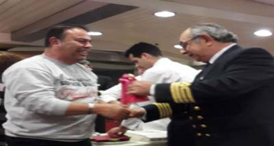 &Epsilon;&nu; &pi;&lambda;&omega; έ&kappa;&omicron;&psi;&epsilon; &tau;&eta;&nu; &pi;ί&tau;&alpha; &tau;&omicron;&upsilon; &tau;&omicron; &pi;&lambda;&omicron;ί&omicron; &laquo;&Pi;ή&gamma;&alpha;&sigma;&sigma;&omicron;&sigmaf;&raquo; | &Sigma;&tau;&omicron;&nu; &Kappa;ώ&sigma;&tau;&alpha; &Sigma;&alpha;&rho;ά&nu;&tau;&eta; &tau;&omicron; &phi;&lambda;&omicron;&upsilon;&rho;ί