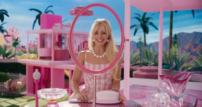 &Gamma;&iota;&alpha;&tau;ί ό&lambda;&omicron;&iota; &mu;&iota;&lambda;&omicron;ύ&nu; &gamma;&iota;&alpha; &tau;&eta;&nu; &tau;&alpha;&iota;&nu;ί&alpha; Barbie