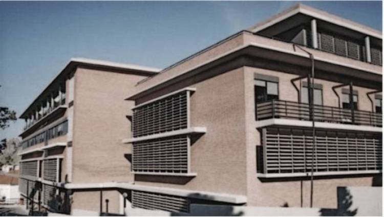 Έ&nu;&omega;&sigma;&eta; &Nu;&omicron;&sigma;&omicron;&kappa;&omicron;&mu;&epsilon;&iota;&alpha;&kappa;ώ&nu; &Iota;&alpha;&tau;&rho;ώ&nu; &Lambda;ή&mu;&nu;&omicron;&upsilon; &pi;&rho;&omicron;&sigmaf; Ά&delta;&omega;&nu;&iota;: &laquo;&Tau;&epsilon;&lambda;&iota;&kappa;ά &theta;&alpha; &tau;&omicron; &kappa;ά&nu;&epsilon;&iota;&sigmaf; ή &theta;&alpha; &pi;έ&sigma;&epsilon;&iota;&sigmaf; &alpha;&pi; &tau;&omicron; &pi;&alpha;&rho;ά&theta;&upsilon;&rho;&omicron;;&raquo;