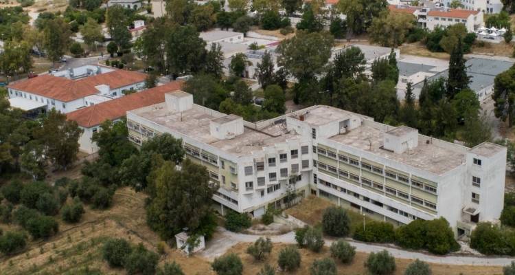 &Delta;&alpha;&phi;&nu;ί: &Mu;&epsilon; έ&nu;&alpha; &kappa;&omicron;&mu;&mu;ά&tau;&iota; &alpha;&pi;ό &sigma;&pi;&alpha;&sigma;&mu;έ&nu;&omicron; &kappa;&alpha;&theta;&rho;έ&phi;&tau;&eta; έ&sigma;&phi;&alpha;&xi;&epsilon; &tau;&eta; 44&chi;&rho;&omicron;&nu;&eta; &omicron; &tau;&rho;ό&phi;&iota;&mu;&omicron;&sigmaf; &tau;&omicron;&upsilon; &psi;&upsilon;&chi;&iota;&alpha;&tau;&rho;&epsilon;ί&omicron;&upsilon; -&Epsilon;ί&chi;&epsilon; &sigma;&kappa;&omicron;&tau;ώ&sigma;&epsilon;&iota; &kappa;&alpha;&iota; ά&lambda;&lambda;&eta; &gamma;&upsilon;&nu;&alpha;ί&kappa;&alpha;