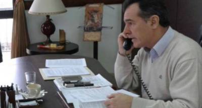 &Omicron; &Beta;. &Gamma;&iota;&alpha;&rho;&mu;&alpha;&delta;&omicron;ύ&rho;&omicron;&sigmaf; έ&phi;&epsilon;&rho;&epsilon; &sigma;&tau;&omicron; &Pi;&epsilon;&rho;&iota;&phi;. &Sigma;&upsilon;&mu;&beta;&omicron;ύ&lambda;&iota;&omicron; &tau;&eta;&nu; &epsilon;&xi;&alpha;ί&rho;&epsilon;&sigma;&eta; &tau;&omega;&nu; &nu;&eta;&sigma;&iota;ώ&nu; &mu;&alpha;&sigmaf; &alpha;&pi;ό &tau;&omicron; &mu;&epsilon;&tau;&alpha;&phi;&omicron;&rho;&iota;&kappa;ό &iota;&sigma;&omicron;&delta;ύ&nu;&alpha;&mu;&omicron; &sigma;&tau;&alpha; &kappa;&alpha;ύ&sigma;&iota;&mu;&alpha;