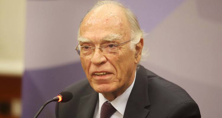 Με κορωνοϊό ο Βασίλης Λεβέντης: Νοσηλεύεται διασωληνωμένος στην εντατική του Ευαγγελισμού