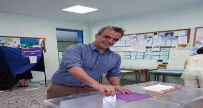 &Psi;ή&phi;&iota;&sigma;&epsilon; &sigma;&tau;&eta; &Mu;&upsilon;&tau;&iota;&lambda;ή&nu;&eta; &omicron; &upsilon;&pi;&omicron;&psi;ή&phi;&iota;&omicron;&sigmaf; &Pi;&epsilon;&rho;&iota;&phi;&epsilon;&rho;&epsilon;&iota;ά&rho;&chi;&eta;&sigmaf; &Beta;&omicron;&rho;&epsilon;ί&omicron;&upsilon; &Alpha;&iota;&gamma;&alpha;ί&omicron;&upsilon;, &Pi;&alpha;&nu;&alpha;&gamma;&iota;ώ&tau;&eta;&sigmaf; &Chi;&rho;&iota;&sigma;&tau;ό&phi;&alpha;&sigmaf;