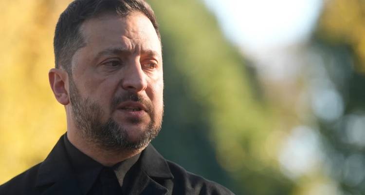 Μεγάλη πίεση στον Ζελένσκι να αποδεχθεί το νέο ειρηνευτικό σχέδιο για την Ουκρανία -Όλο το παρασκήνιο, τι ζητούν από το Κίεβο