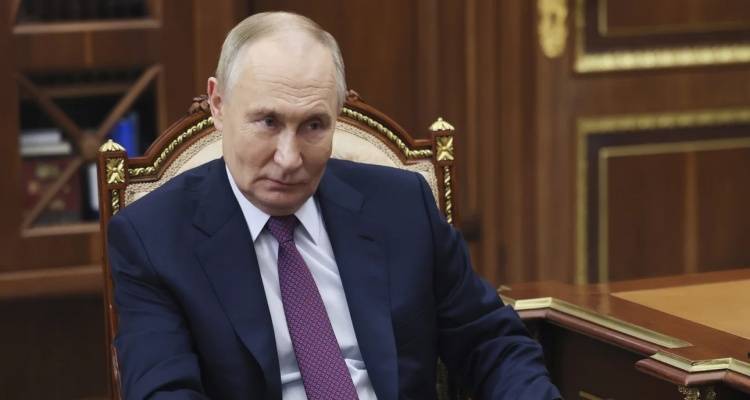 Μήνυμα Πούτιν στη Δύση, εν όψει της επιστροφής Τραμπ, το πυραυλικό χτύπημα στην Ουκρανία | Η ανάλυση του Guardian