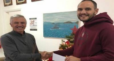 &Mu;.&Kappa;&omicron;&lambda;ώ&kappa;&alpha;&sigmaf;: &Tau;&epsilon;&rho;ά&sigma;&tau;&iota;&alpha; &eta; &pi;&rho;&omicron;&sigma;&phi;&omicron;&rho;ά &tau;&eta;&sigmaf; &omicron;&iota;&kappa;&omicron;&gamma;έ&nu;&epsilon;&iota;&alpha;&sigmaf; &Mu;&pi;&omicron;ύ&mu;&pi;&omicron;&upsilon;&rho;&alpha;