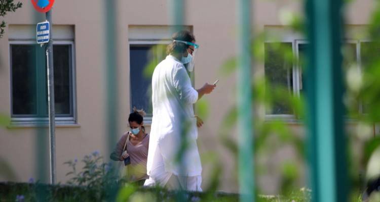 Εύβοια: Οδοντίατρος έστειλε 30χρονο στην εντατική | Τι καταγγέλλει η οικογένειά του