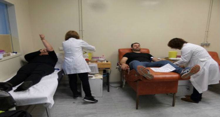&Xi;&epsilon;&kappa;ί&nu;&eta;&sigma;&epsilon; &eta; &epsilon;&theta;&epsilon;&lambda;&omicron;&nu;&tau;&iota;&kappa;ή &alpha;&iota;&mu;&omicron;&delta;&omicron;&sigma;ί&alpha; &sigma;&tau;&eta; &Lambda;ή&mu;&nu;&omicron;