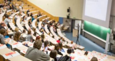 Αιώνιοι φοιτητές: Τέλος Δεκεμβρίου οι λίστες, έρχονται 285.000 διαγραφές -Οι σπουδαστές από το &#039;60, &#039;70, &#039;80