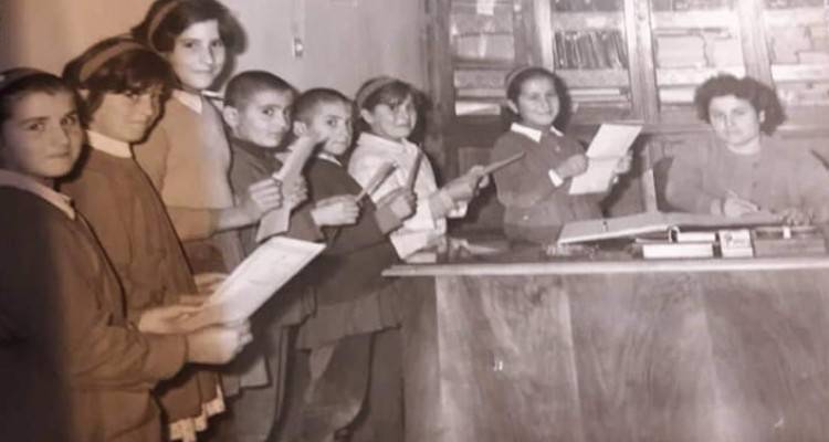 Στα Τσιμάνδρια φορούν ξανά σχολικές ποδιές…