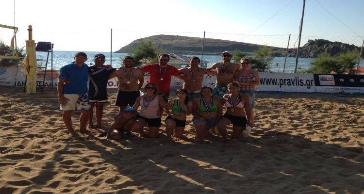 &Tau;&alpha; &pi;&rho;ώ&tau;&alpha; &alpha;&pi;&omicron;&tau;&epsilon;&lambda;έ&sigma;&mu;&alpha;&tau;&alpha; &tau;&omicron;&upsilon; 4&omicron;&upsilon; &tau;&omicron;&upsilon;&rho;&nu;&omicron;&upsilon;ά Beach Volley &sigma;&tau;&eta; &Lambda;ή&mu;&nu;&omicron; (photos)