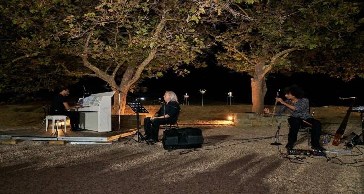 Kournos Music Festival 2025: &Eta; &Lambda;ή&mu;&nu;&omicron;&sigmaf; &tau;&rho;&alpha;&gamma;&omicron;&upsilon;&delta;ά &gamma;&iota;&alpha; &tau;&eta;&nu; &epsilon;&nu;ό&tau;&eta;&tau;&alpha; &kappa;&alpha;&iota; &tau;&eta;&nu; &epsilon;&lambda;&epsilon;&upsilon;&theta;&epsilon;&rho;ί&alpha;