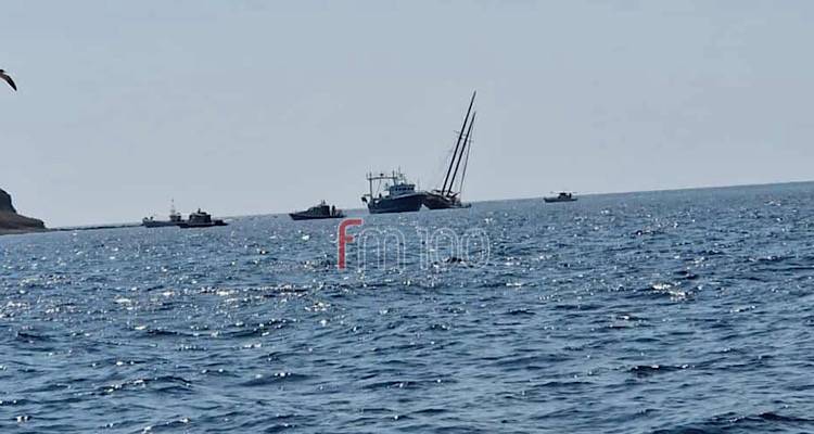 &Sigma;&tau;&omicron;&nu; &lambda;&iota;&mu;ά&nu;&iota; &tau;&omicron;&upsilon; &Mu;&omicron;ύ&delta;&rho;&omicron;&upsilon; &tau;&omicron; &sigma;&kappa;ά&phi;&omicron;&sigmaf; &pi;&omicron;&upsilon; &pi;&rho;&omicron;&sigma;ά&rho;&alpha;&xi;&epsilon; &epsilon;&chi;&theta;έ&sigmaf;  | Ό&lambda;&omicron;&iota; &omicron;&iota; &epsilon;&pi;&iota;&beta;ά&tau;&epsilon;&sigmaf; &kappa;&alpha;&lambda;ά &sigma;&tau;&eta;&nu; &upsilon;&gamma;&epsilon;ί&alpha; &tau;&omicron;&upsilon;&sigmaf;