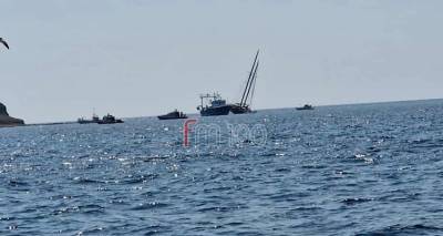 &Sigma;&tau;&omicron;&nu; &lambda;&iota;&mu;ά&nu;&iota; &tau;&omicron;&upsilon; &Mu;&omicron;ύ&delta;&rho;&omicron;&upsilon; &tau;&omicron; &sigma;&kappa;ά&phi;&omicron;&sigmaf; &pi;&omicron;&upsilon; &pi;&rho;&omicron;&sigma;ά&rho;&alpha;&xi;&epsilon; &epsilon;&chi;&theta;έ&sigmaf;  | Ό&lambda;&omicron;&iota; &omicron;&iota; &epsilon;&pi;&iota;&beta;ά&tau;&epsilon;&sigmaf; &kappa;&alpha;&lambda;ά &sigma;&tau;&eta;&nu; &upsilon;&gamma;&epsilon;ί&alpha; &tau;&omicron;&upsilon;&sigmaf;