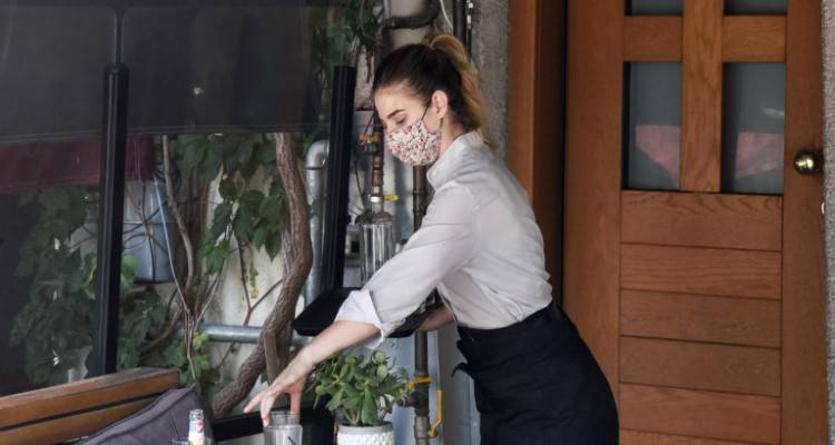 Πρόγραμμα δημιουργίας 100.000 θέσεων εργασίας | Πάνω από 18.000 οι νέες προσλήψεις με επιδότηση εισφορών