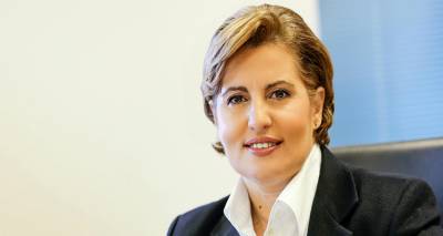 &Mu;&epsilon; &epsilon;&mu;&pi;&iota;&sigma;&tau;&omicron;&sigma;ύ&nu;&eta; &kappa;&alpha;&iota; &epsilon;&upsilon;&theta;ύ&nu;&eta; &pi;&rho;&omicron;&chi;&omega;&rho;ά&mu;&epsilon;