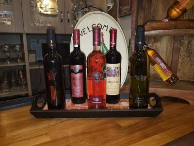 Vintage Bistro &amp; Wine &sigma;&tau;&eta;&nu; &Alpha;&gamma;&omicron;&rho;ά &tau;&eta;&sigmaf; &Mu;ύ&rho;&iota;&nu;&alpha;&sigmaf;: &Xi;&alpha;&nu;&alpha;&sigma;&upsilon;&sigma;&tau;ή&nu;&epsilon;&tau;&alpha;&iota; &mu;&epsilon; &nu;έ&alpha; &rho;&epsilon;&tau;&rho;ό &delta;&iota;ά&theta;&epsilon;&sigma;&eta;