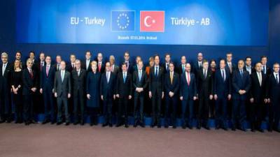 &Theta;&rho;ί&lambda;&epsilon;&rho; &gamma;&iota;&alpha; &tau;&omicron; &pi;&rho;&omicron;&sigma;&phi;&upsilon;&gamma;&iota;&kappa;ό | &Tau;&omicron;ύ&rho;&kappa;&iota;&kappa;&omicron; &pi;&alpha;&zeta;ά&rho;&iota; έ&omega;&sigmaf; &tau;&iota;&sigmaf; 17 &Mu;&alpha;&rho;&tau;ί&omicron;&upsilon;