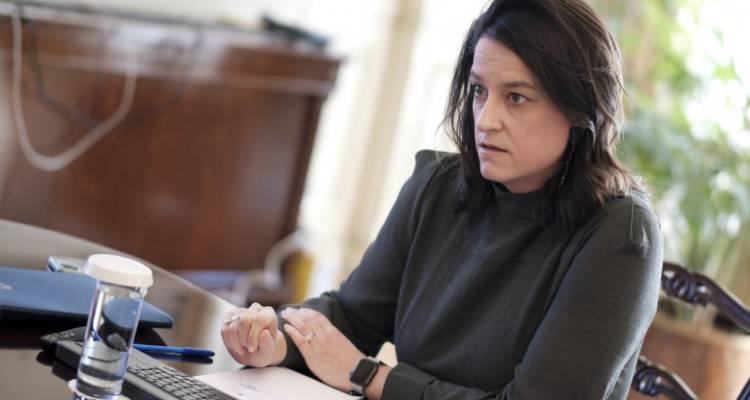 Κεραμέως: Σενάρια για παράταση της σχολικής χρονιάς | Εξετάζεται η μείωση ύλης, τι θα γίνει με τις Πανελλήνιες