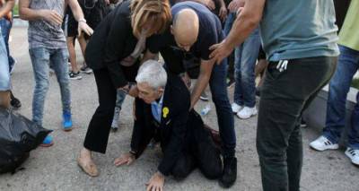 &Omicron;&mu;&omicron;&lambda;ό&gamma;&eta;&sigma;&epsilon; &omicron; 20&chi;&rho;&omicron;&nu;&omicron;&sigmaf; &pi;&omicron;&upsilon; &chi;&tau;ύ&pi;&eta;&sigma;&epsilon; &tau;&omicron;&nu; &Mu;&pi;&omicron;&upsilon;&tau;ά&rho;&eta;: &laquo;&Theta;ό&lambda;&omega;&sigma;&alpha;, &mu;&omicron;&upsilon; ά&nu;&alpha;&psi;&alpha;&nu; &tau;&alpha; &lambda;&alpha;&mu;&pi;ά&kappa;&iota;&alpha; &mu;&epsilon; &alpha;&upsilon;&tau;ά &pi;&omicron;&upsilon; &epsilon;ί&chi;&epsilon; &pi;&epsilon;&iota; &gamma;&iota;&alpha; &tau;&eta;&nu; &Gamma;&epsilon;&nu;&omicron;&kappa;&tau;&omicron;&nu;ί&alpha;&raquo;