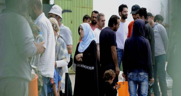 &Eta; &Beta;&omicron;&upsilon;&lambda;&gamma;&alpha;&rho;ί&alpha; &epsilon;&pi;&iota;&sigma;&tau;&rho;έ&phi;&epsilon;&iota; 53 &pi;&rho;ό&sigma;&phi;&upsilon;&gamma;&epsilon;&sigmaf; &sigma;&tau;&eta;&nu; &Epsilon;&lambda;&lambda;ά&delta;&alpha;