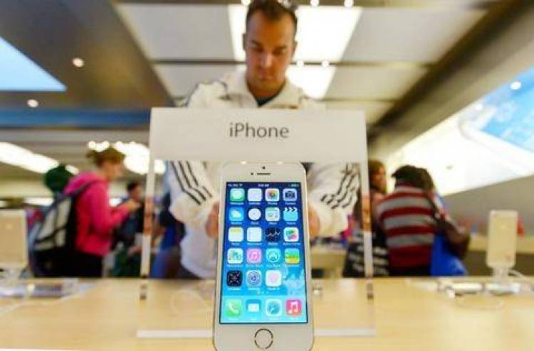 Έρχονται στην Ελλάδα τα νέα iPhone 5S και 5C