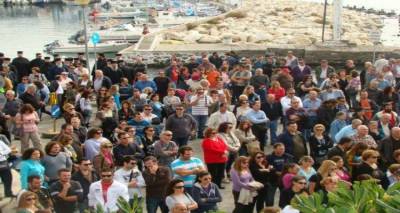 &Kappa;&alpha;&iota; &tau;&omicron; &Epsilon;&pi;&iota;&mu;&epsilon;&lambda;&eta;&tau;ή&rho;&iota;&omicron; &Lambda;έ&sigma;&beta;&omicron;&upsilon; &ndash; &Lambda;ή&mu;&nu;&omicron;&upsilon; &sigma;&tau;&omicron; &laquo;&chi;&omicron;&rho;ό&raquo; &tau;&omega;&nu; &sigma;&eta;&mu;&epsilon;&rho;&iota;&nu;ώ&nu; &kappa;&iota;&nu;&eta;&tau;&omicron;&pi;&omicron;&iota;ή&sigma;&epsilon;&omega;&nu;