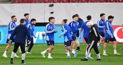 &Epsilon;&lambda;&lambda;ά&delta;&alpha; - &Pi;&alpha;&rho;&alpha;&gamma;&omicron;&upsilon;ά&eta;: &Alpha;&xi;ί&zeta;&epsilon;&iota; &tau;&omicron; 1.90 &sigma;&tau;&omicron; &alpha;&mu;&phi;ί&sigma;&kappa;&omicron;&rho;&omicron;!