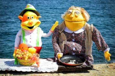 &Sigma;&tau;&eta; &Lambda;ή&mu;&nu;&omicron; &eta; &pi;&alpha;&rho;ά&sigma;&tau;&alpha;&sigma;&eta; &laquo;&Omicron;&iota; &Delta;&rho;&omicron;&sigma;&omicron;&upsilon;&lambda;ί&tau;&epsilon;&sigmaf;&raquo;