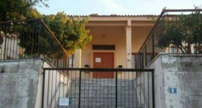 &Lambda;ή&mu;&nu;&omicron;&sigmaf;: &Tau;&omicron; &Delta;&eta;&mu;&omicron;&tau;&iota;&kappa;ό &Sigma;&upsilon;&mu;&beta;&omicron;ύ&lambda;&iota;&omicron; &sigma;&tau;&eta;&rho;ί&zeta;&epsilon;&iota; &tau;&omicron; &alpha;ί&tau;&eta;&mu;&alpha; &gamma;&iota;&alpha; ί&delta;&rho;&upsilon;&sigma;&eta; &Alpha;&upsilon;&tau;&omicron;&tau;&epsilon;&lambda;&omicron;ύ&sigmaf; &Pi;&rho;&omega;&tau;&omicron;&delta;&iota;&kappa;&epsilon;ί&omicron;&upsilon; &kappa;&alpha;&iota; &mu;ό&nu;&iota;&mu;&eta; &theta;έ&sigma;&eta; &Epsilon;&iota;&sigma;&alpha;&gamma;&gamma;&epsilon;&lambda;έ&alpha;