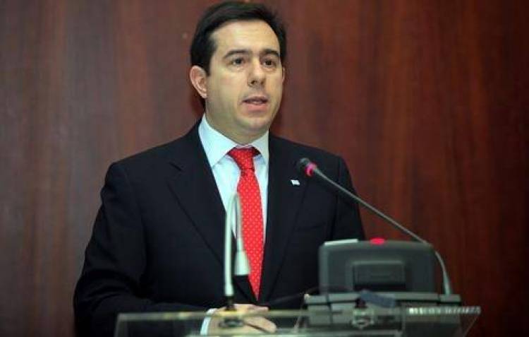 &Sigma;&kappa;ά&nu;&delta;&alpha;&lambda;&omicron; &mu;&epsilon; &chi;&rho;&upsilon;&sigma;ά &epsilon;&phi;ά&pi;&alpha;&xi; &alpha;&pi;&omicron;&kappa;ά&lambda;&upsilon;&psi;&epsilon; &omicron; &Mu;&eta;&tau;&alpha;&rho;ά&kappa;&eta;&sigmaf;