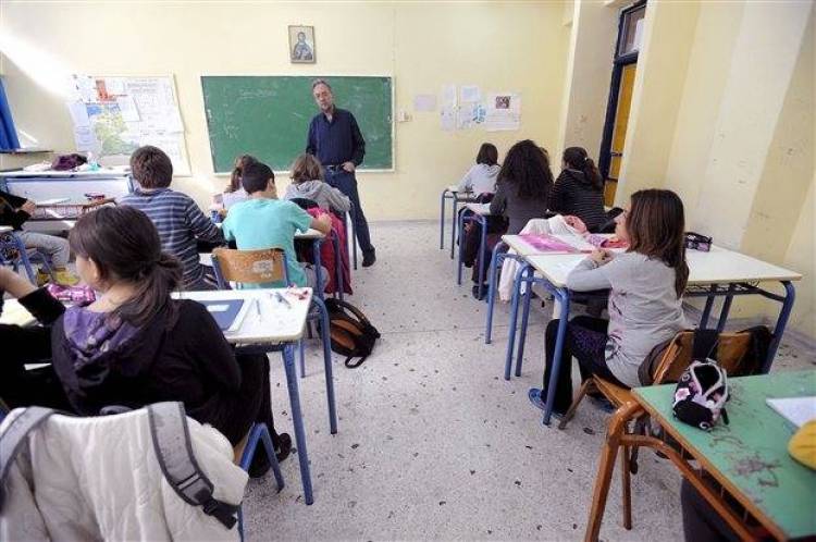 &Sigma;&tau;&omicron; &sigma;&tau;ό&chi;&alpha;&sigma;&tau;&rho;&omicron; &omicron;&iota; &epsilon;&kappa;&pi;&alpha;&iota;&delta;&epsilon;&upsilon;&tau;&iota;&kappa;&omicron;ί &laquo;&phi;&alpha;&nu;&tau;ά&sigma;&mu;&alpha;&tau;&alpha;&raquo; &tau;&omega;&nu; &alpha;&kappa;&rho;&iota;&tau;&iota;&kappa;ώ&nu; &pi;&epsilon;&rho;&iota;&omicron;&chi;ώ&nu;