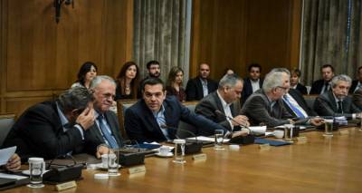 &laquo;&Tau;&iota; #&mu;&nu;&eta;&mu;&omicron;&nu;&iota;&alpha;_&tau;&epsilon;&lambda;&omicron;&sigmaf; &mu;&omega;&rho;&epsilon;?&raquo;: &Tau;&omicron; Twitter &tau;&rho;&omicron;&lambda;ά&rho;&epsilon;&iota; &alpha;&sigma;ύ&sigma;&tau;&omicron;&lambda;&alpha; &gamma;&iota;&alpha; &tau;&eta;&nu; &laquo;έ&xi;&omicron;&delta;&omicron;&raquo; &alpha;&pi;ό &tau;&alpha; &Mu;&nu;&eta;&mu;ό&nu;&iota;&alpha;