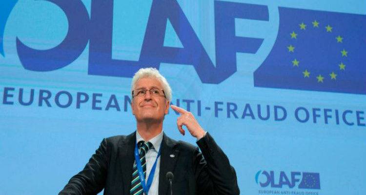 &Sigma;&tau;&omicron; &mu;&iota;&kappa;&rho;&omicron;&sigma;&kappa;ό&pi;&iota;&omicron; &tau;&eta;&sigmaf; OLAF &chi;&omicron;&rho;&eta;&gamma;ί&alpha; 52 &epsilon;&kappa;&alpha;&tau;. &epsilon;&upsilon;&rho;ώ &sigma;&tau;&omicron; &epsilon;&lambda;&lambda;&eta;&nu;&iota;&kappa;ό &upsilon;&pi;. A&mu;&upsilon;&nu;&alpha;&sigmaf; &gamma;&iota;&alpha; &sigma;ί&tau;&iota;&sigma;&eta; &mu;&epsilon;&tau;&alpha;&nu;&alpha;&sigma;&tau;ώ&nu;