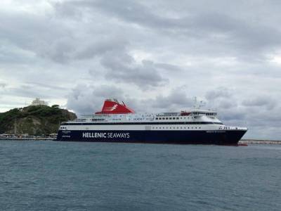 &Omicron;&iota; &pi;&rho;ώ&tau;&epsilon;&sigmaf; &epsilon;&nu;&tau;&upsilon;&pi;ώ&sigma;&epsilon;&iota;&sigmaf; &tau;&omega;&nu; &kappa;&alpha;&tau;&omicron;ί&kappa;&omega;&nu; &tau;&eta;&sigmaf; &Lambda;ή&mu;&nu;&omicron;&upsilon; &alpha;&pi;ό &tau;&omicron; &laquo;&Nu;ή&sigma;&omicron;&sigmaf; &Mu;ύ&kappa;&omicron;&nu;&omicron;&sigmaf;&raquo; (photos)