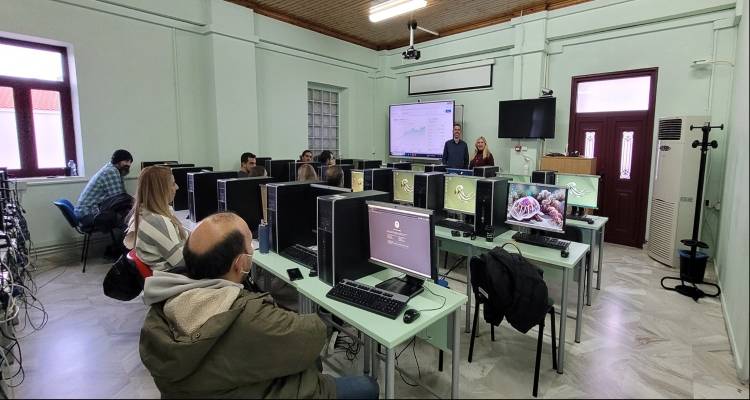 &Lambda;ή&mu;&nu;&omicron;&sigmaf;: &Omicron;&iota; &sigma;&pi;&omicron;&upsilon;&delta;&alpha;&sigma;&tau;έ&sigmaf; &tau;&eta;&sigmaf; &Sigma;.&Alpha;.&Epsilon;.&Kappa;. (&pi;&rho;ώ&eta;&nu; &Iota;&Epsilon;&Kappa;) &pi;ά&nu;&epsilon; &pi;&alpha;&nu;&epsilon;&pi;&iota;&sigma;&tau;ή&mu;&iota;&omicron;!