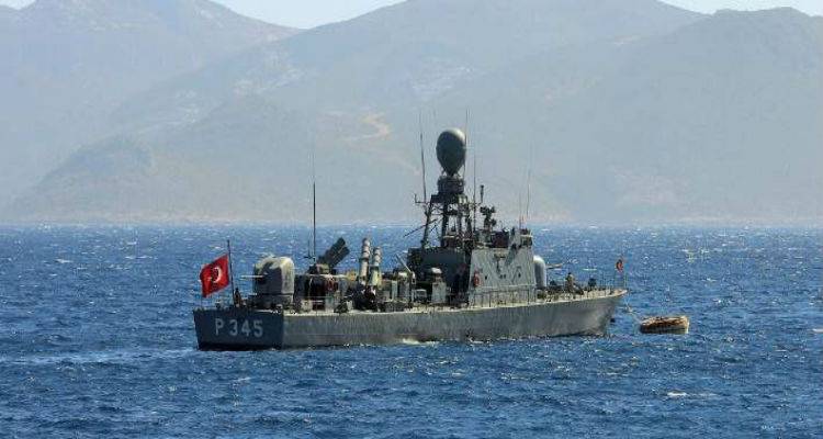 &Nu;έ&alpha; &pi;&rho;ό&kappa;&lambda;&eta;&sigma;&eta; &sigma;&tau;&omicron; &Alpha;&iota;&gamma;&alpha;ί&omicron;: &Tau;&omicron;&upsilon;&rho;&kappa;&iota;&kappa;ό &pi;&omicron;&lambda;&epsilon;&mu;&iota;&kappa;ό &pi;&lambda;&omicron;ί&omicron; &kappa;ά&nu;&epsilon;&iota; &beta;&omicron;&lambda;έ&sigmaf; &kappa;&omicron;&nu;&tau;ά &sigma;&tau;&omicron; &Phi;&alpha;&rho;&mu;&alpha;&kappa;&omicron;&nu;ή&sigma;&iota;