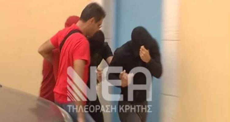 &Sigma;&omicron;&kappa; &sigma;&tau;&eta;&nu; &Kappa;&rho;ή&tau;&eta; -22&chi;&rho;&omicron;&nu;&eta; &phi;&omicron;&iota;&tau;ή&tau;&rho;&iota;&alpha; &kappa;&alpha;&tau;ή&gamma;&gamma;&epsilon;&iota;&lambda;&epsilon; &omicron;&mu;&alpha;&delta;&iota;&kappa;ή &alpha;&sigma;έ&lambda;&gamma;&epsilon;&iota;&alpha; &sigma;&epsilon; &beta;ά&rho;&omicron;&sigmaf; &tau;&eta;&sigmaf; (video)