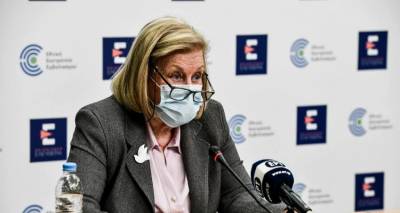 &Theta;&epsilon;&omicron;&delta;&omega;&rho;ί&delta;&omicron;&upsilon;: &Tau;&alpha; &pi;&alpha;&iota;&delta;&iota;ά &pi;&rho;έ&pi;&epsilon;&iota; &nu;&alpha; &epsilon;&mu;&beta;&omicron;&lambda;&iota;&alpha;&sigma;&tau;&omicron;ύ&nu;, &alpha;&pi;&omicron;&tau;&epsilon;&lambda;&omicron;ύ&nu; &laquo;&delta;&epsilon;&xi;&alpha;&mu;&epsilon;&nu;ή&raquo; &nu;έ&omega;&nu; &mu;&epsilon;&tau;&alpha;&lambda;&lambda;ά&xi;&epsilon;&omega;&nu;